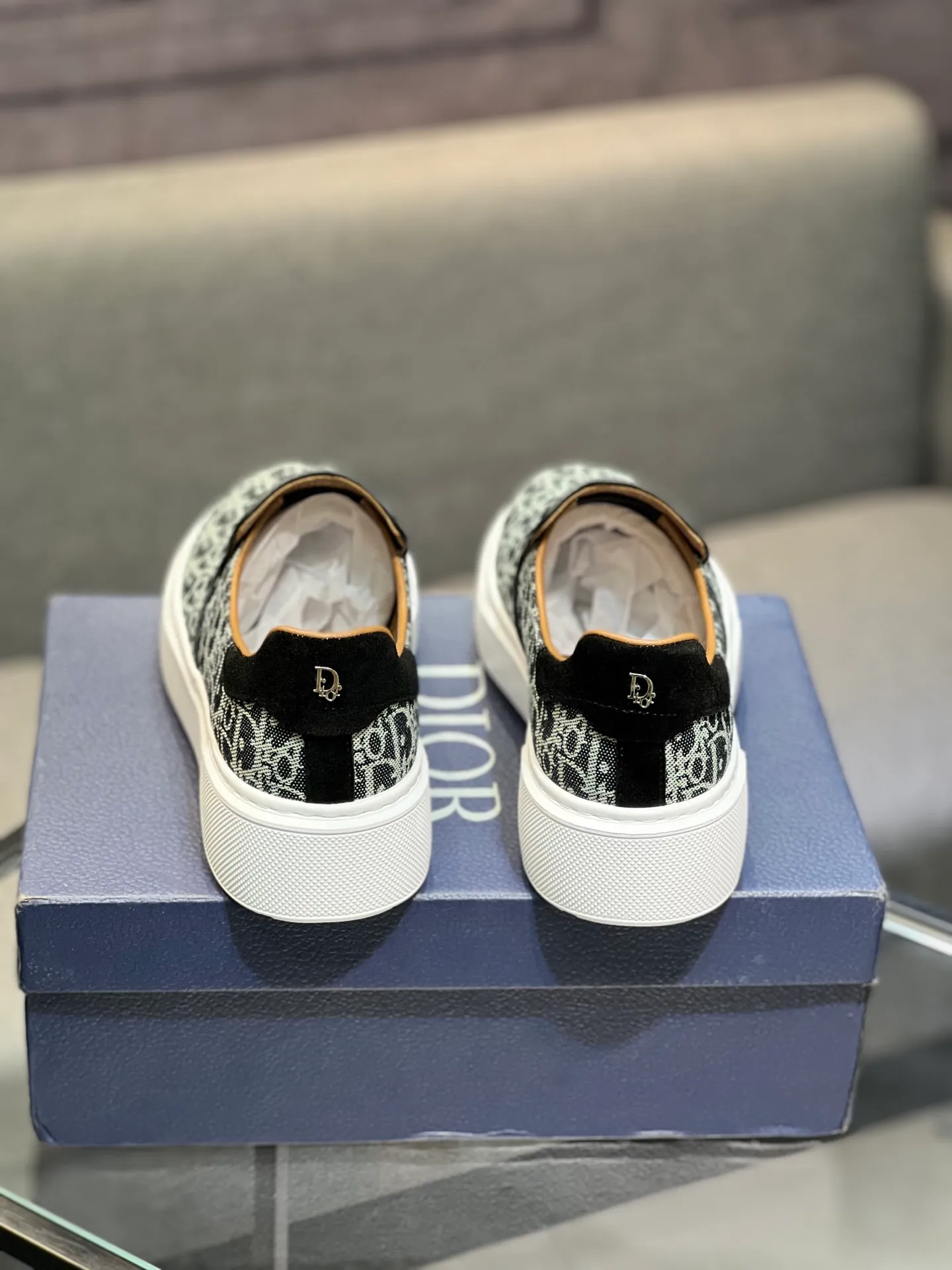 Men's shoes 💰380 The latest DiOr shipment, using imported top-grade jacquard fabric with cowhide design 👍 Breathable mesh lining, comfortable to wear, lightweight, original last mold, official website 1:1, private mold outsole, non-slip, color, multiple colors available, code number 38 to 44 (45 can be ordered)